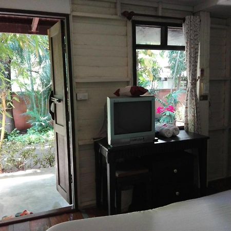 Smile House Guesthouse เชียงใหม่ ภายนอก รูปภาพ