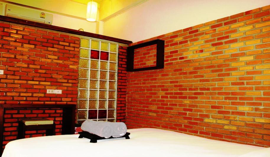 Smile House Guesthouse เชียงใหม่ ภายนอก รูปภาพ
