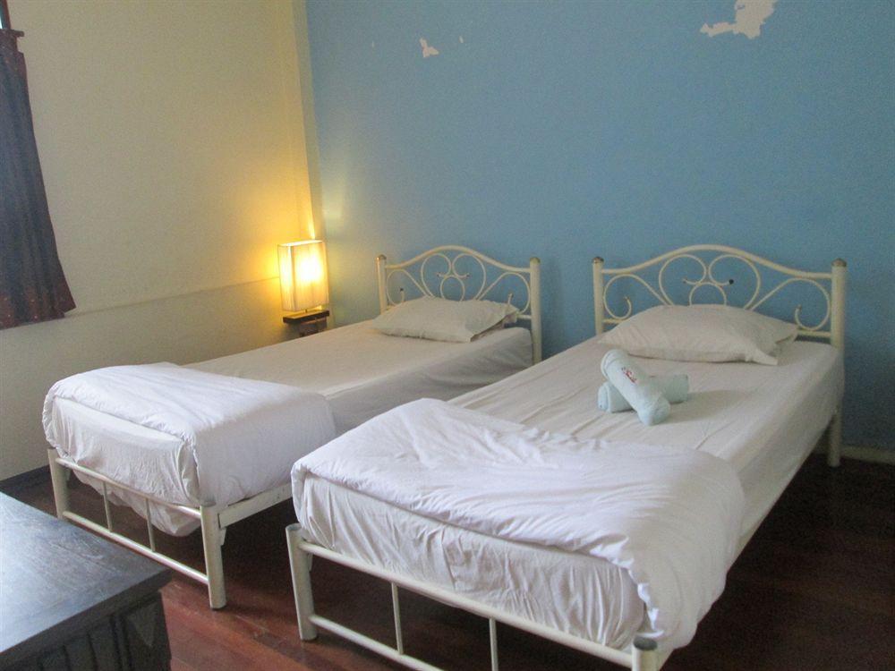 Smile House Guesthouse เชียงใหม่ ภายนอก รูปภาพ