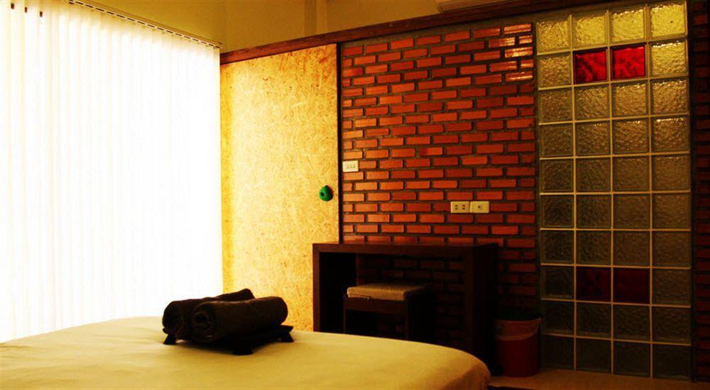 Smile House Guesthouse เชียงใหม่ ภายนอก รูปภาพ
