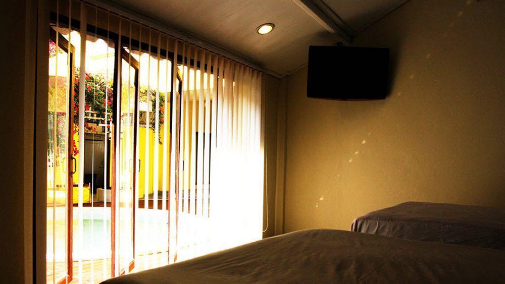Smile House Guesthouse เชียงใหม่ ภายนอก รูปภาพ