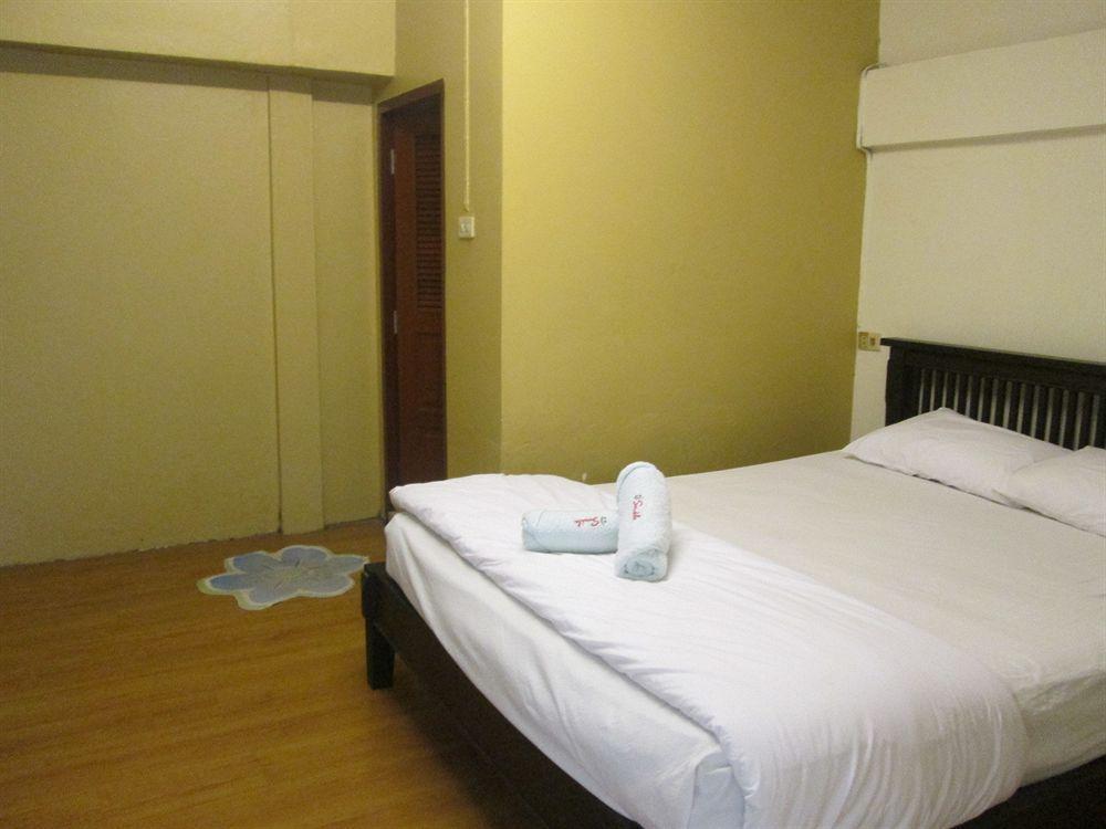 Smile House Guesthouse เชียงใหม่ ภายนอก รูปภาพ