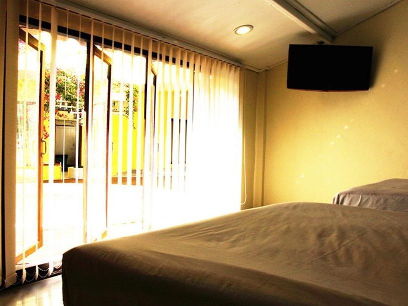 Smile House Guesthouse เชียงใหม่ ภายนอก รูปภาพ