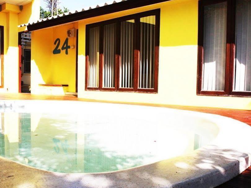 Smile House Guesthouse เชียงใหม่ ภายนอก รูปภาพ
