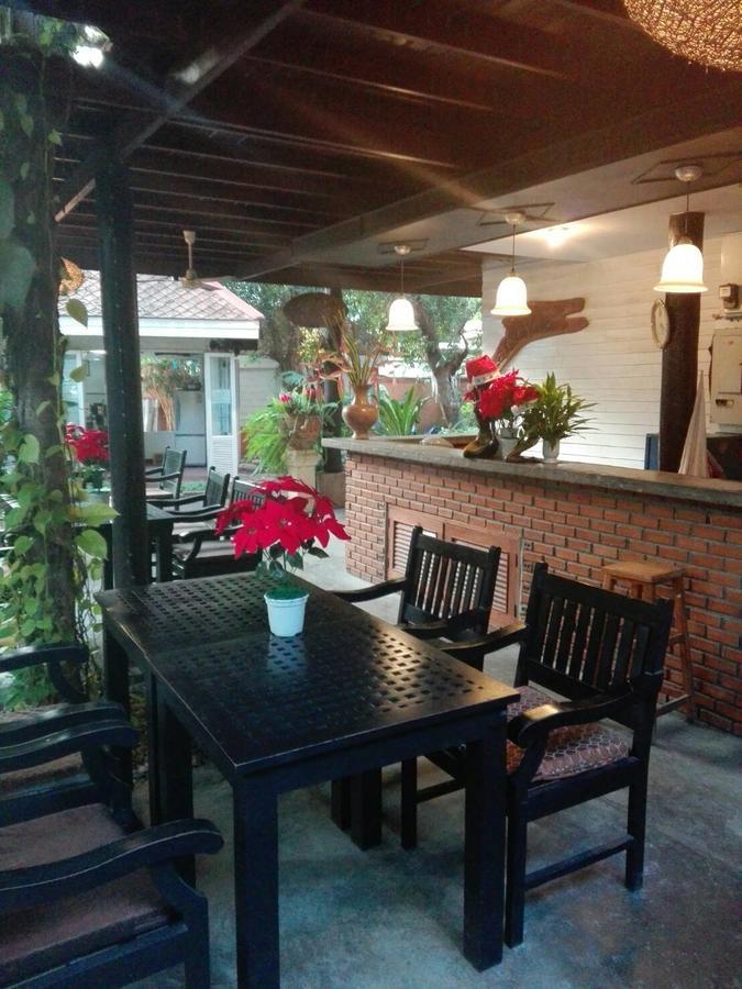 Smile House Guesthouse เชียงใหม่ ภายนอก รูปภาพ